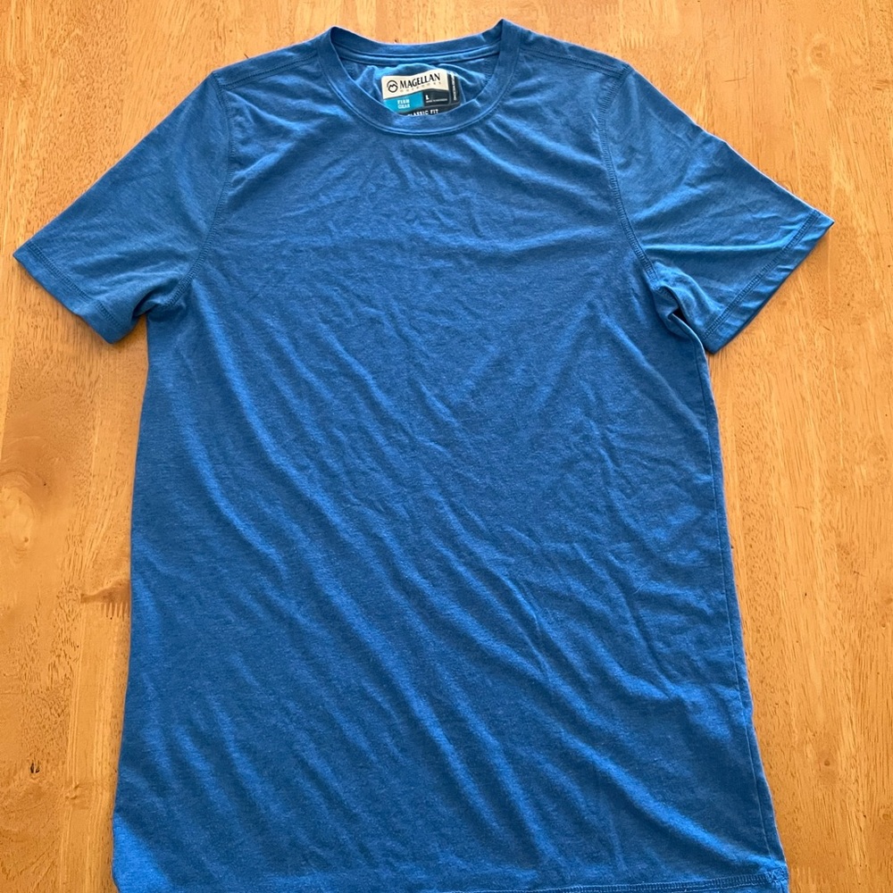 Magellan Outdoors Fish Gear Classic Fit Blue T-Shirt • Size Youth Large